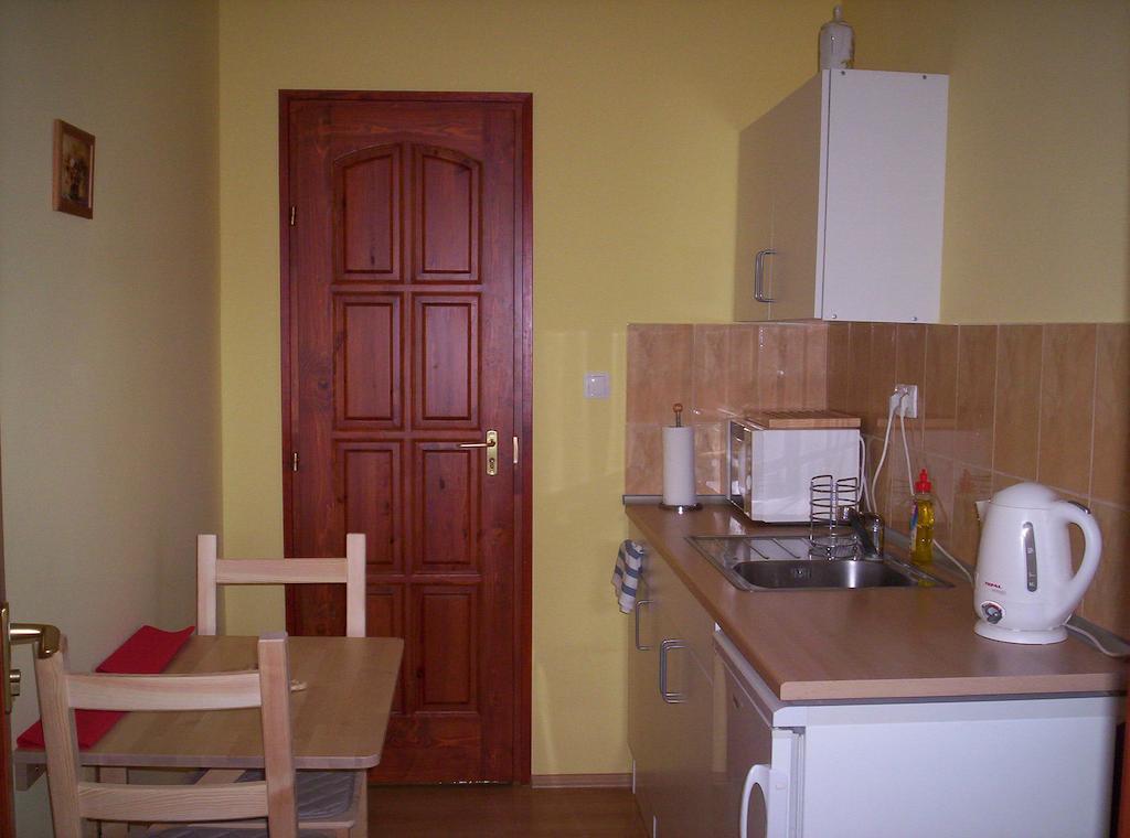 Kondics Apartmanhaz Sarvar Ngoại thất bức ảnh